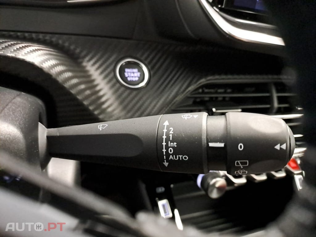 Peugeot E-2008 Active