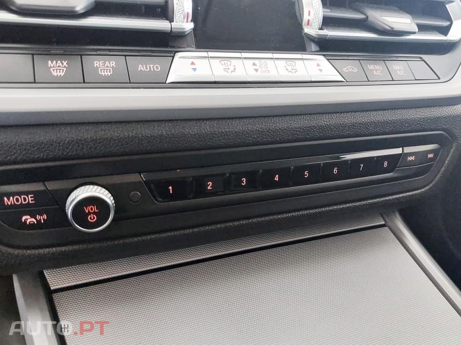 BMW 330 e Auto