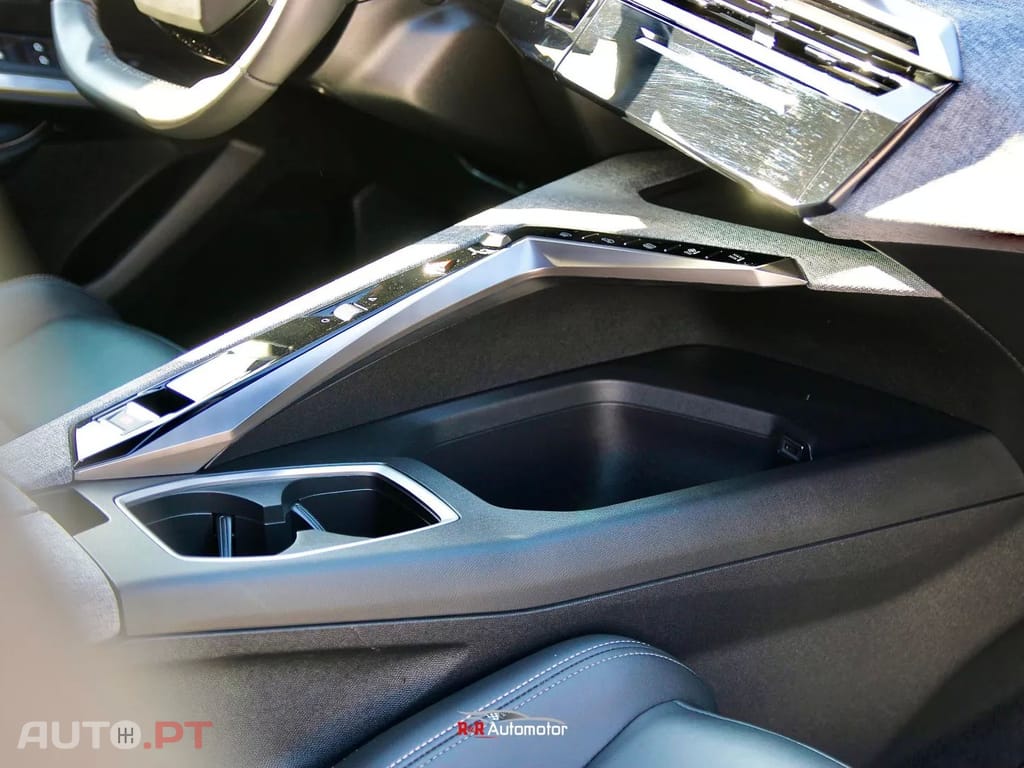 Peugeot 5008 1.2 Hybrid Allure e-DCS6