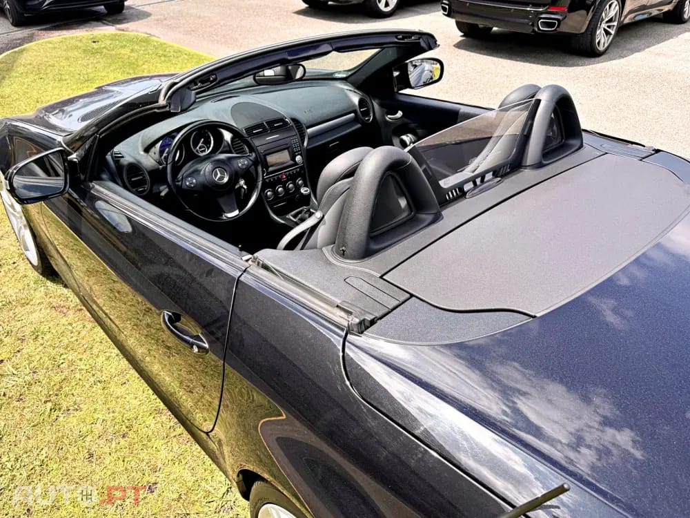 Mercedes-Benz SLK 200 Outro