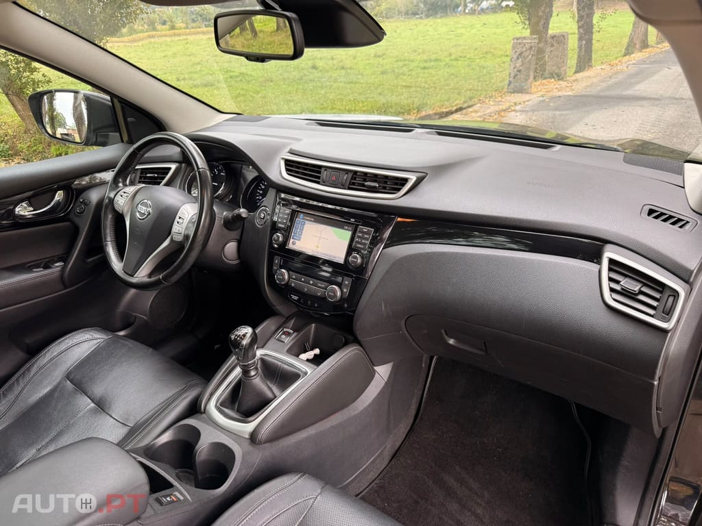 Nissan Qashqai 1.5 dCi Tekna Pele