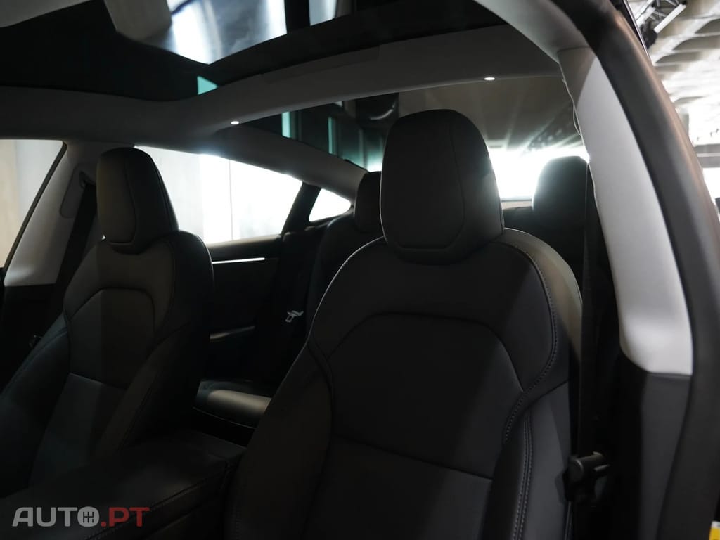 Tesla Model 3 Tração Traseira
