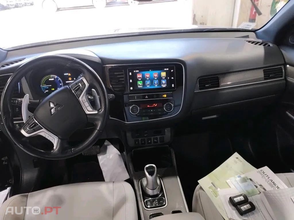 Mitsubishi Outlander 2.4 PHEV Instyle