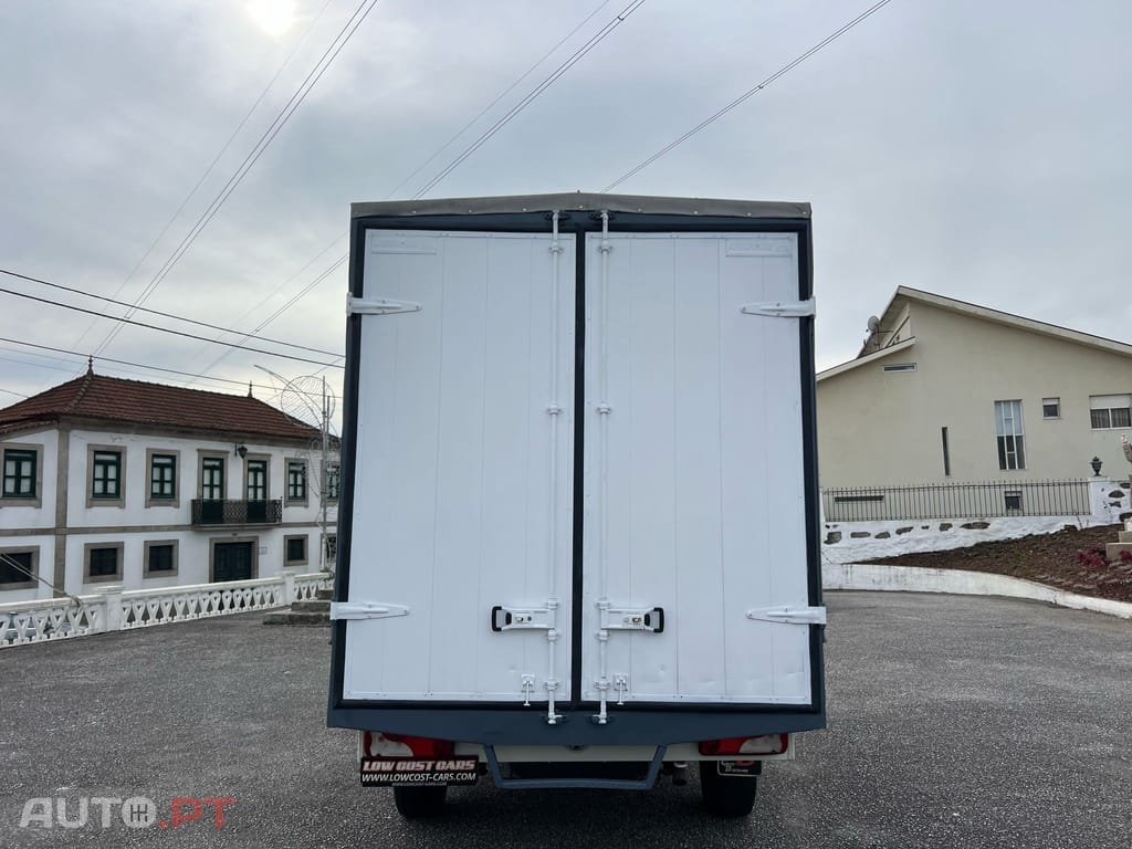 Volkswagen Crafter 35 2.5 TDi 164 Média