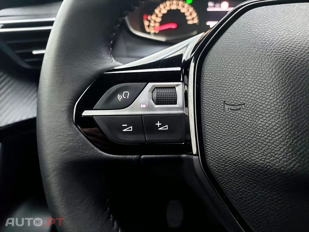 Peugeot 2008 1.2 PureTech Active Pack