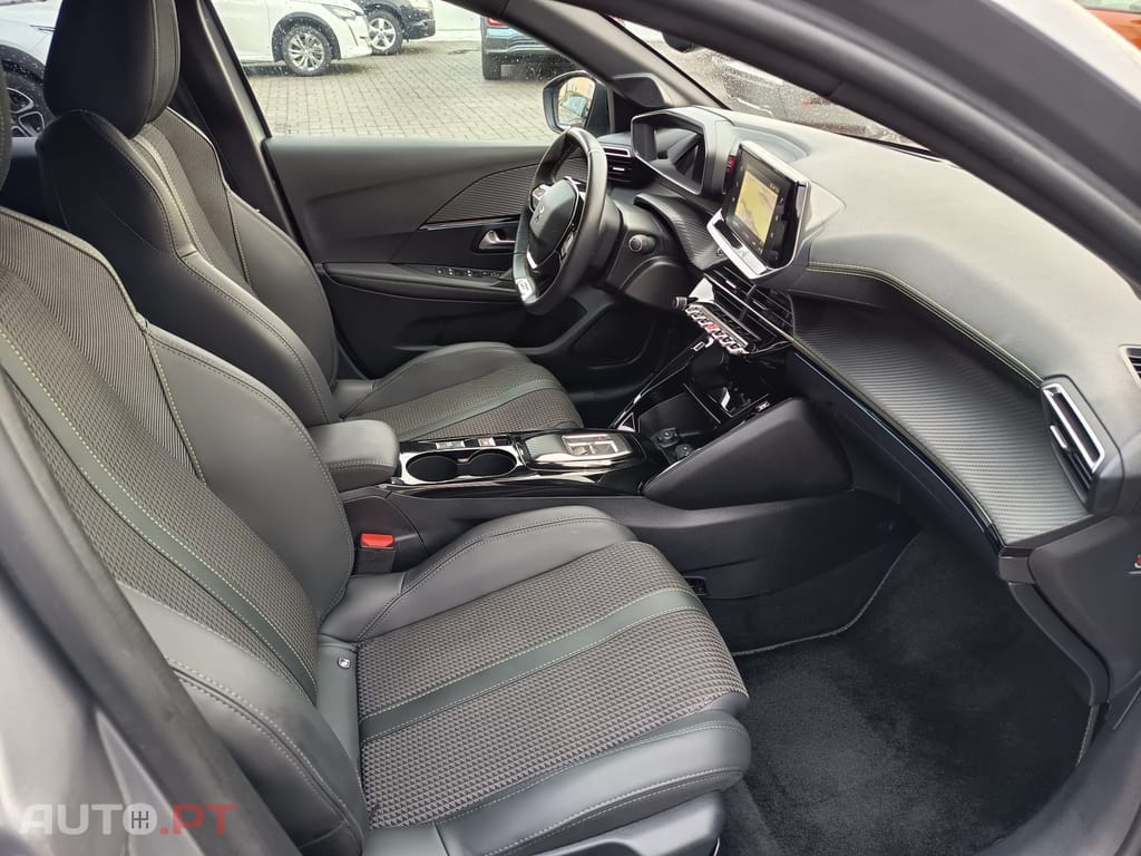 Peugeot E-208 50 kWh GT Pack
