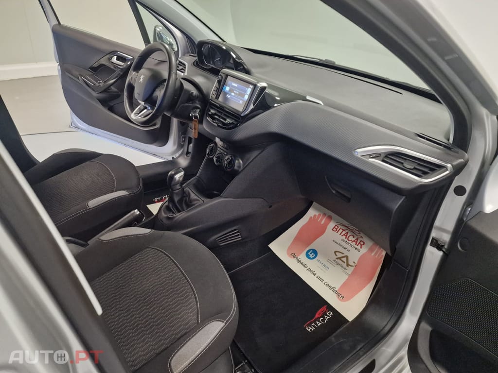Peugeot 208 1.2 STYLE