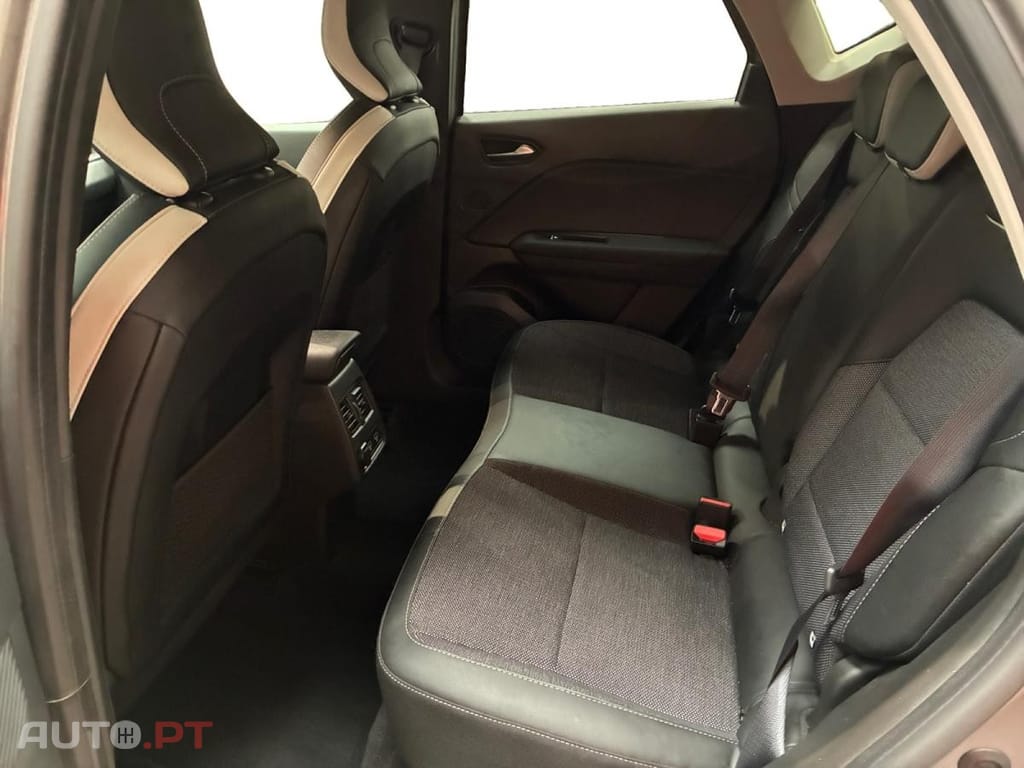 Renault Captur 1.6 E-Tech Techno