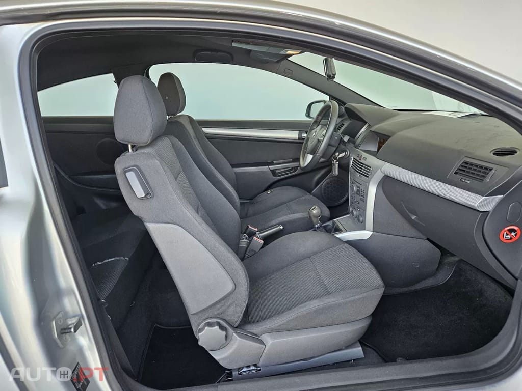Opel Astra GTC 1.4