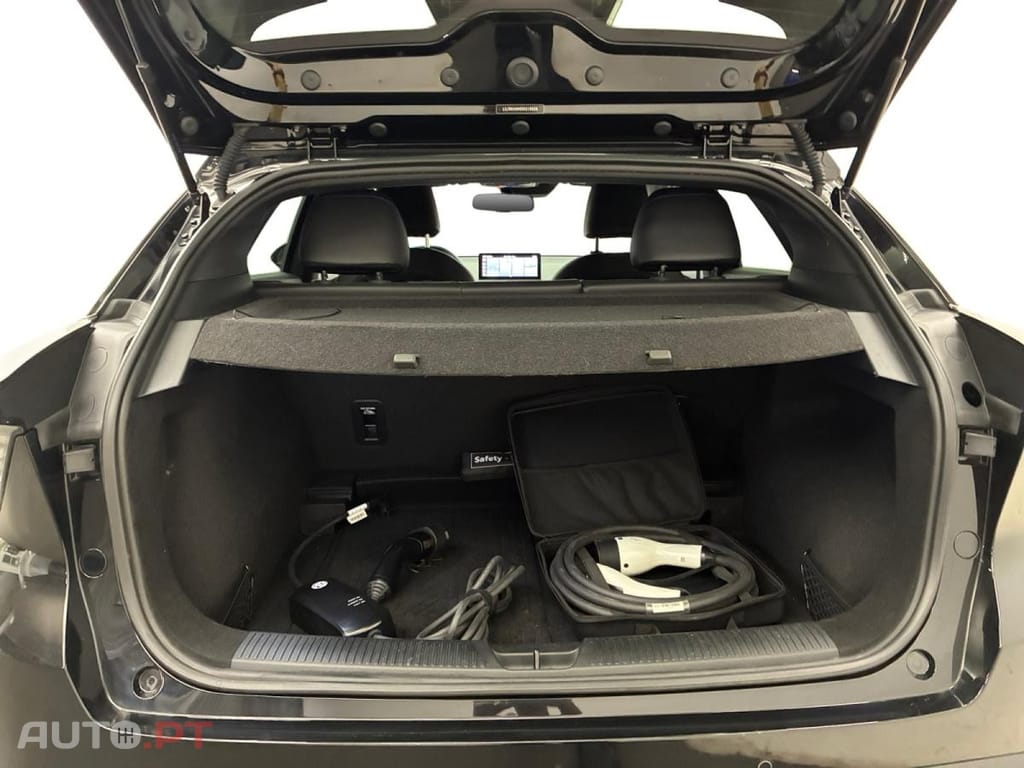 MG MG4 64 kWh Luxury