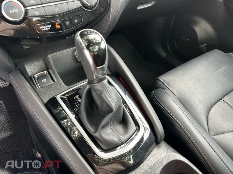 Nissan Qashqai 1.3 DIG-T Tekna Premium DCT