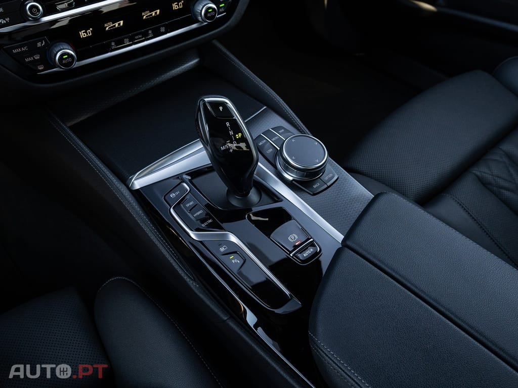 BMW 530 e Pack M — fotografia 17