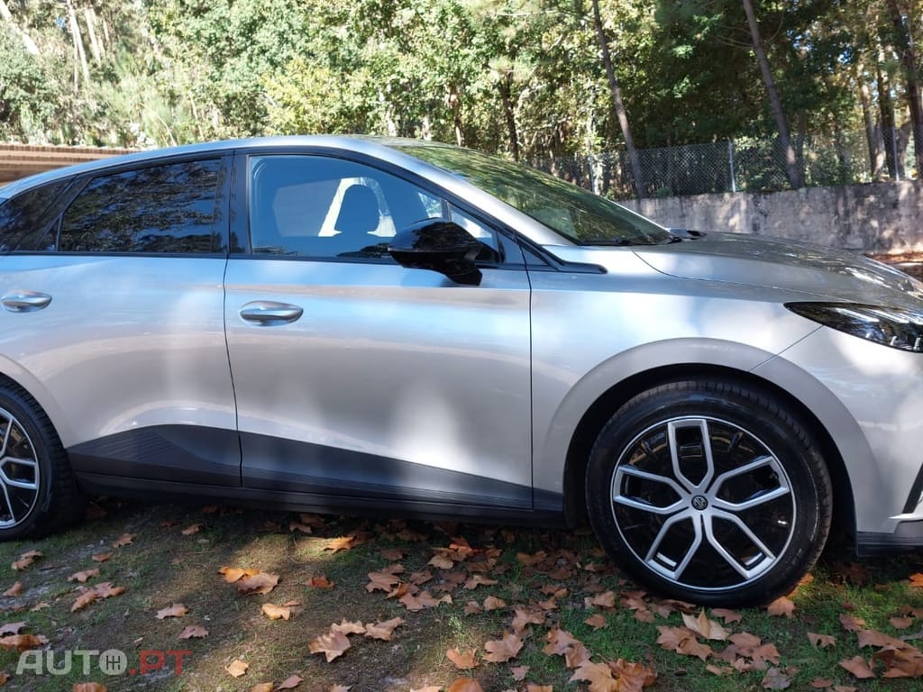 MG MG4 64 kWh Luxury