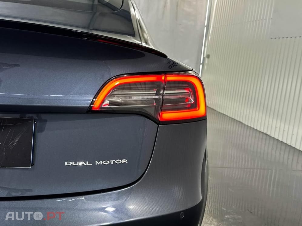 Tesla Model 3 Long-Range Dual Motor AWD