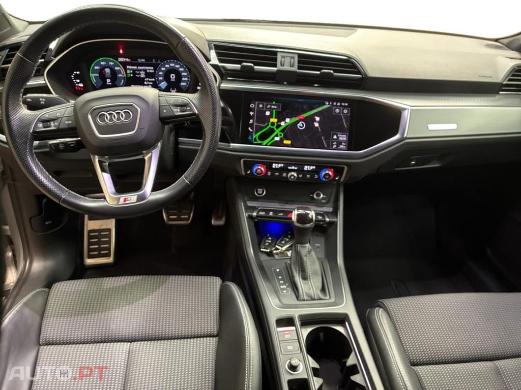 Audi Q3 45 TFSIe S line S tronic