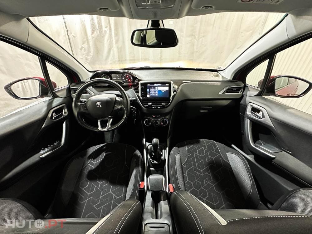 Peugeot 2008 1.2 PureTech Allure