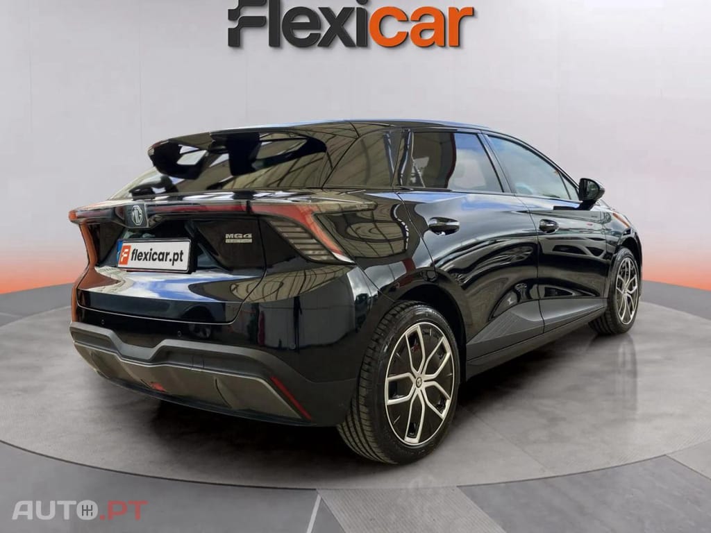 MG MG4 64 kWh Luxury