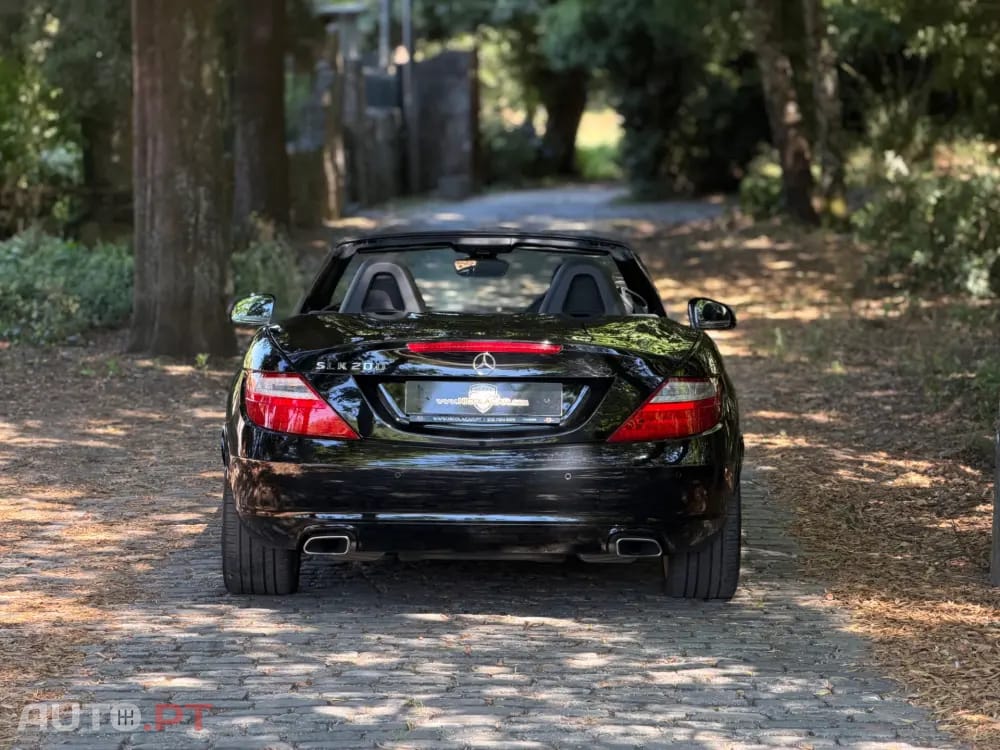 Mercedes-Benz SLK 200 Outro