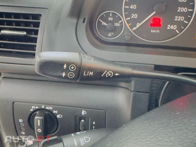 Mercedes-Benz A 200 Elegance Automatic