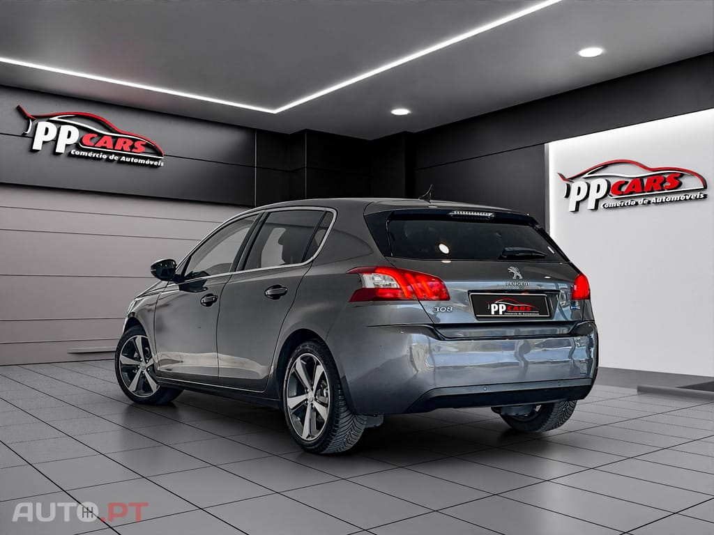 Peugeot 308 1.2 PureTech Allure Faróis Full LED