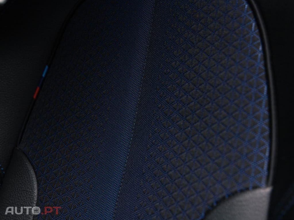 BMW 218 i Pack Desportivo M