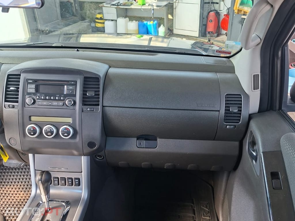 Nissan Navara 2.5 dCi CD SE AT 4WD