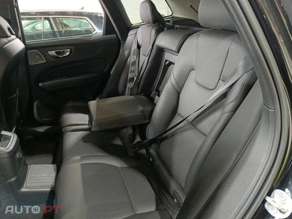 Volvo XC60 2.0 T8 PHEV Ultimate Dark AWD