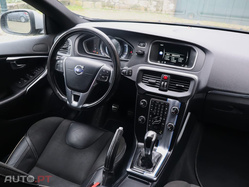 Volvo V40 2.0 D2 R-Design
