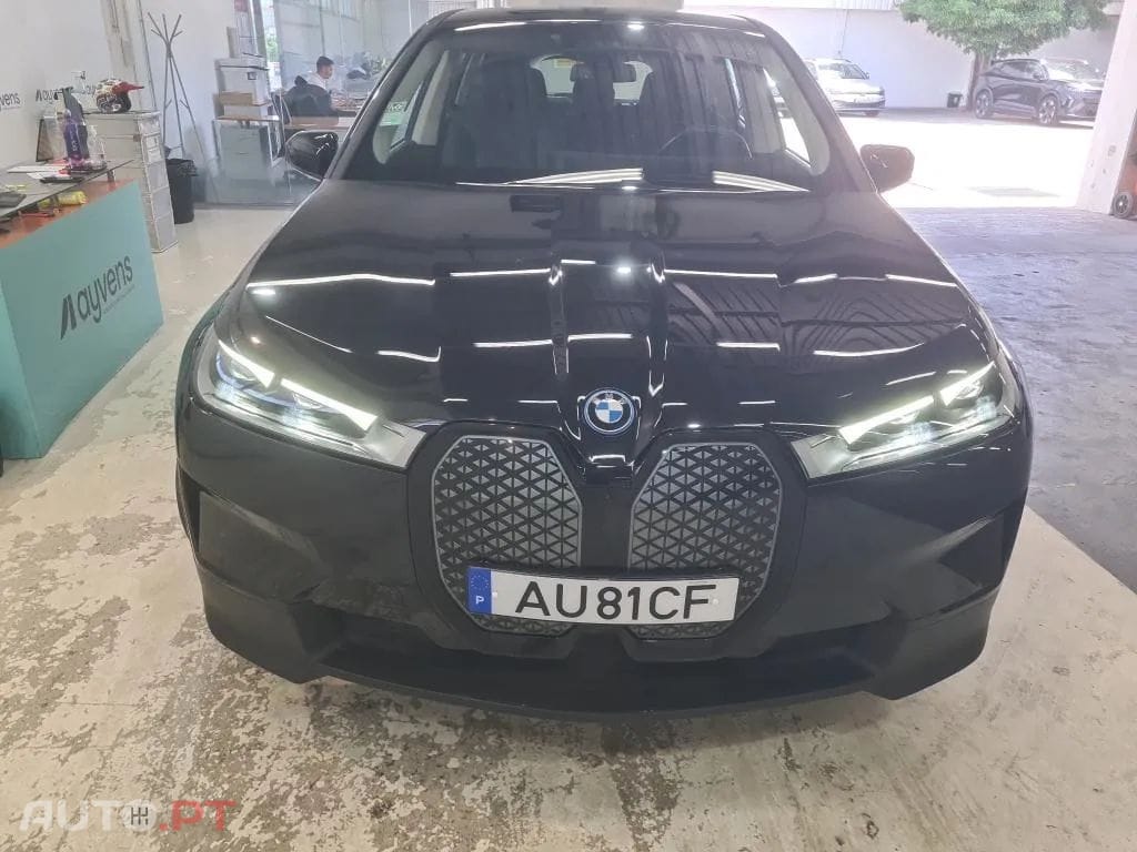BMW iX xDrive 40