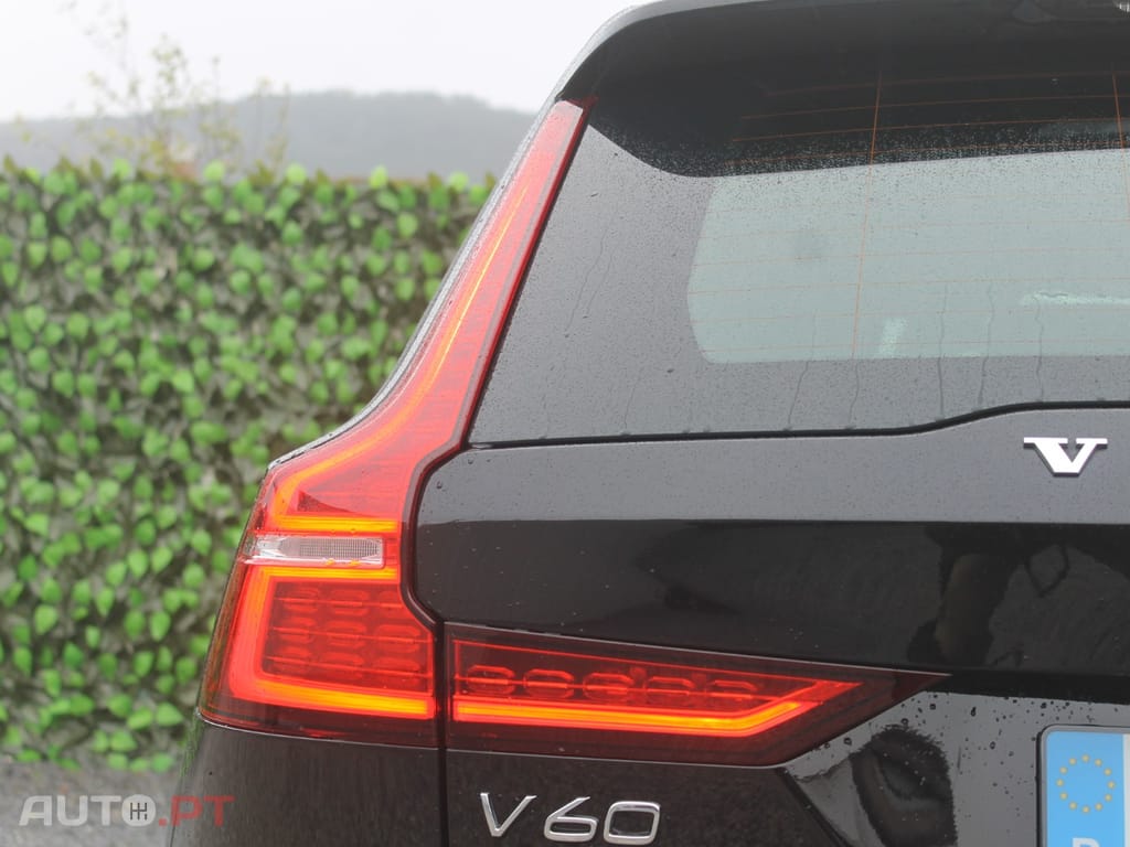 Volvo V60 2.0 T8 AWD TE R-Design