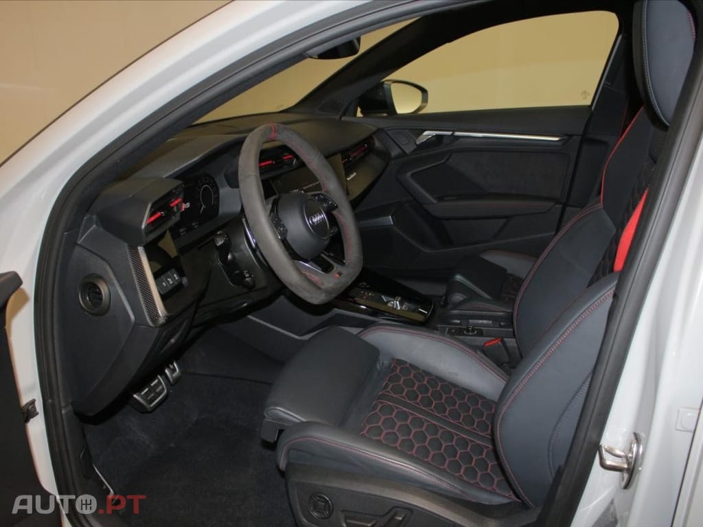 Audi RS3 TFSI quattro S tronic