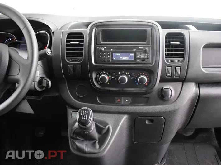 Renault Trafic 2.0 dCi L1H1 (C/ Frio)