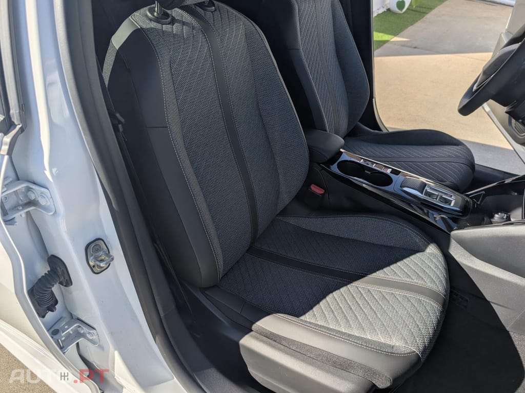 Peugeot E-208 50 kWh Allure
