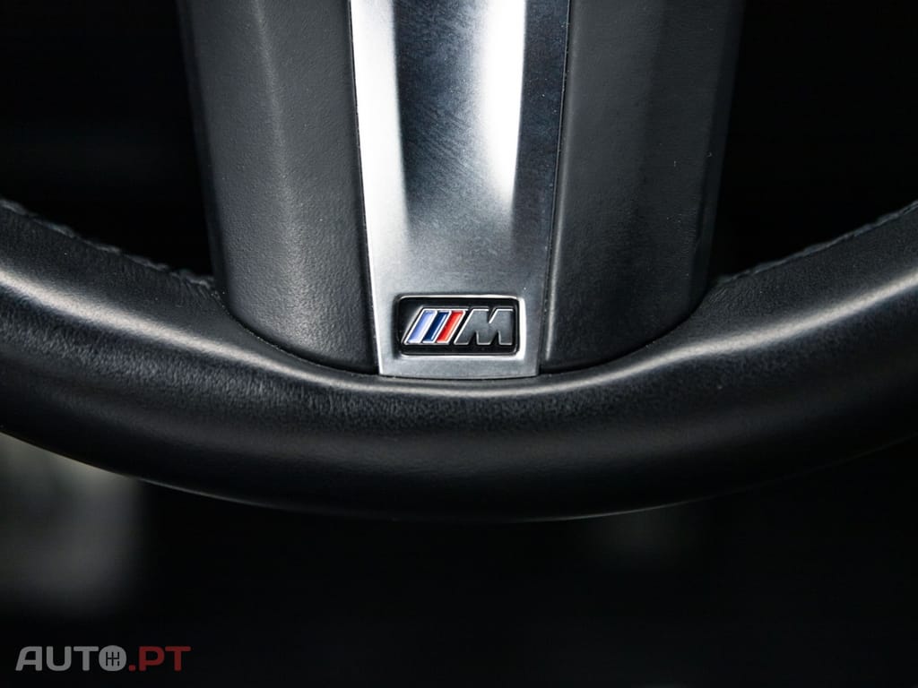 BMW 330 e Pack Desportivo M Auto