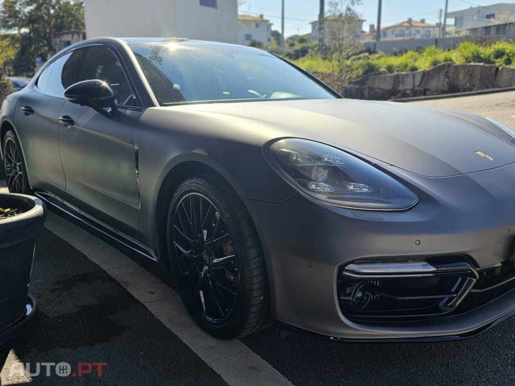 Porsche Panamera 4 E-Hybrid