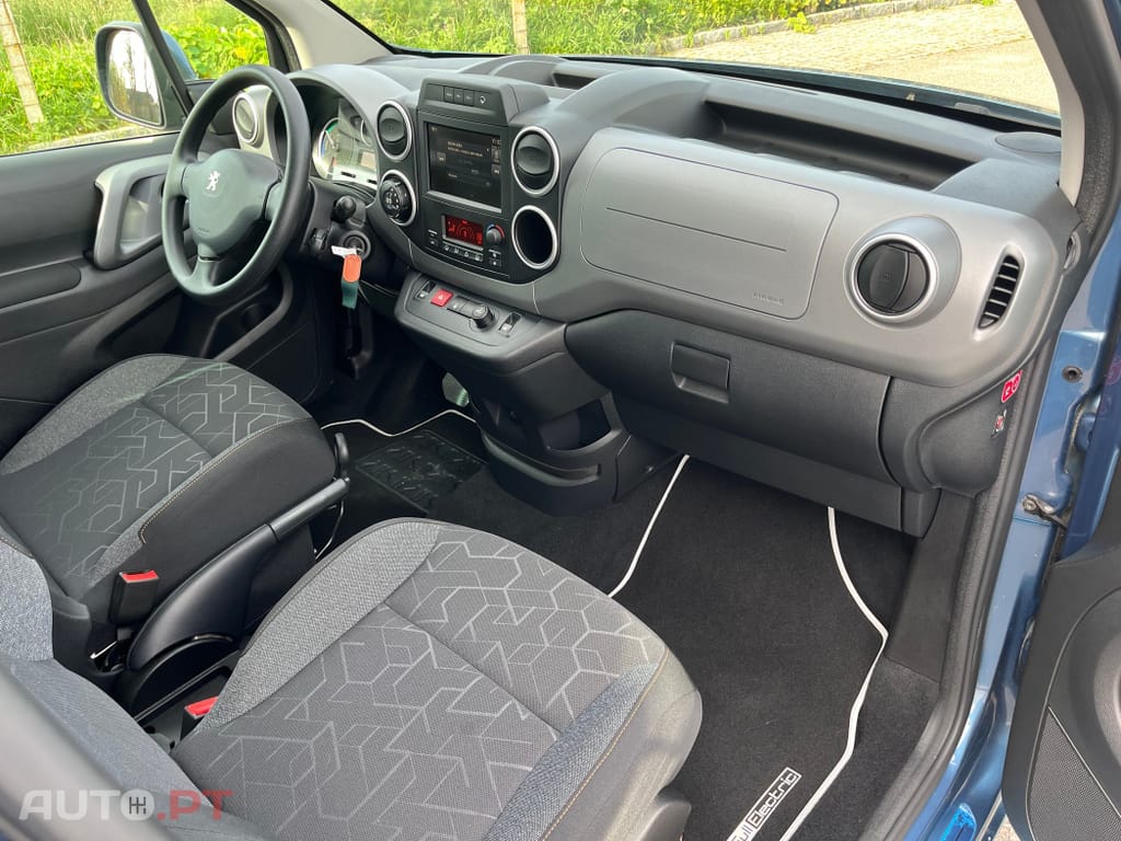 Peugeot E-Partner 50 kWh Premium Standard