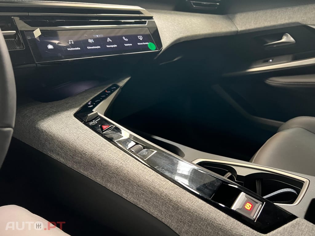 Peugeot 5008 1.2 Hybrid Allure e-DCS6