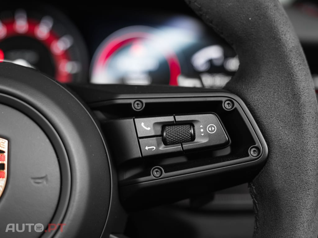 Porsche 992 Carrera 4 GTS PDK