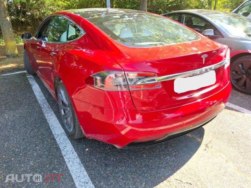 Tesla Model S 100 kWh Standard Range AWD