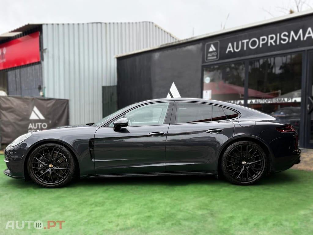 Porsche Panamera 4 E-Hybrid