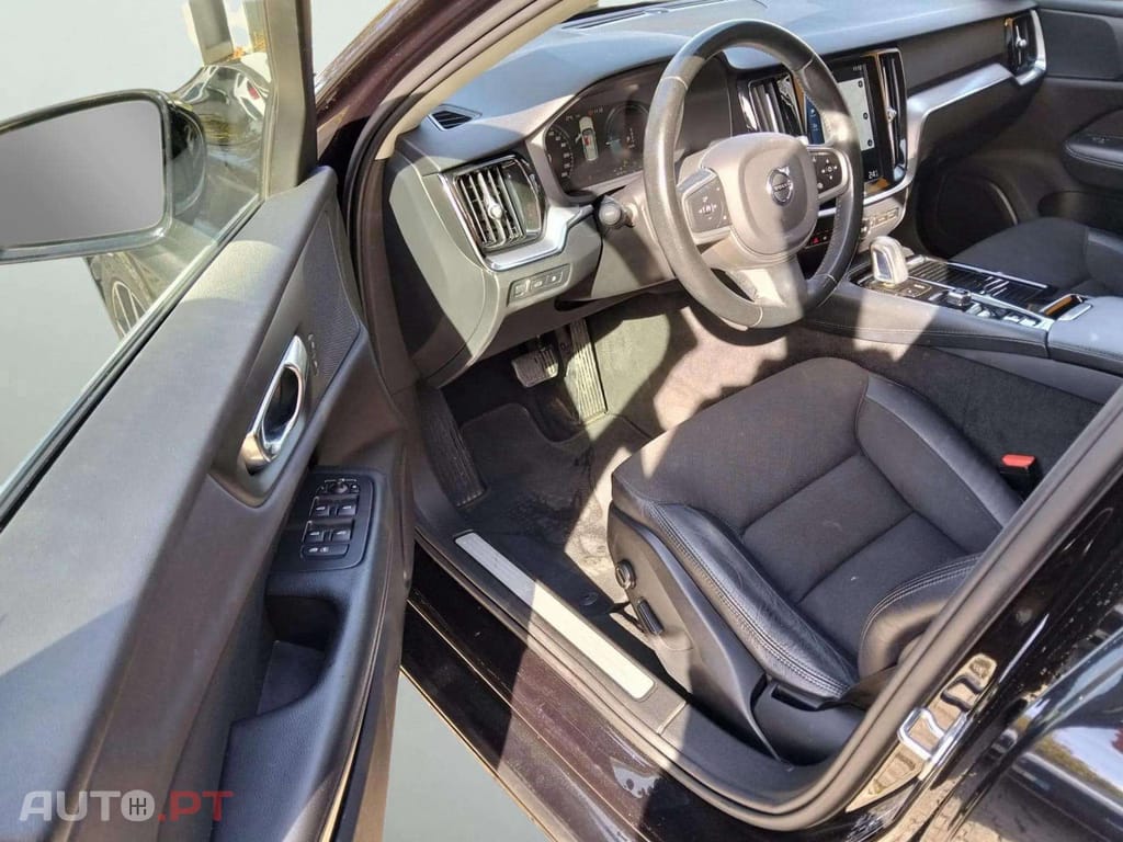 Volvo V60 2.0 T8 AWD TE Momentum