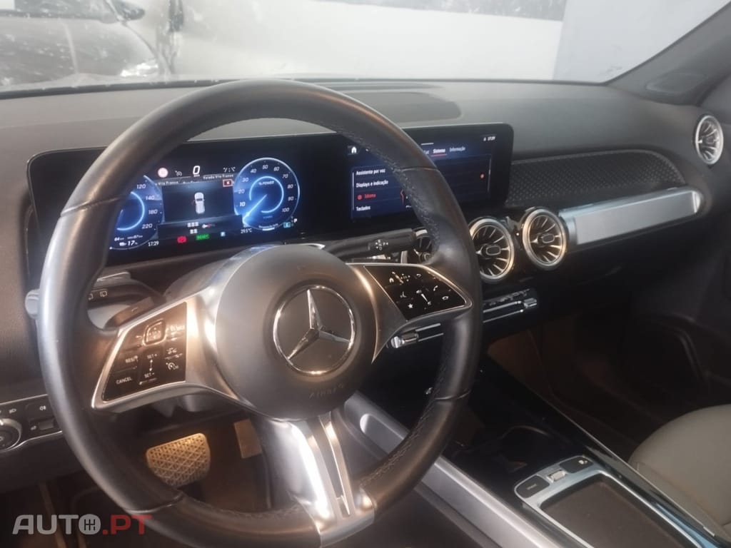 Mercedes-Benz EQB 250+