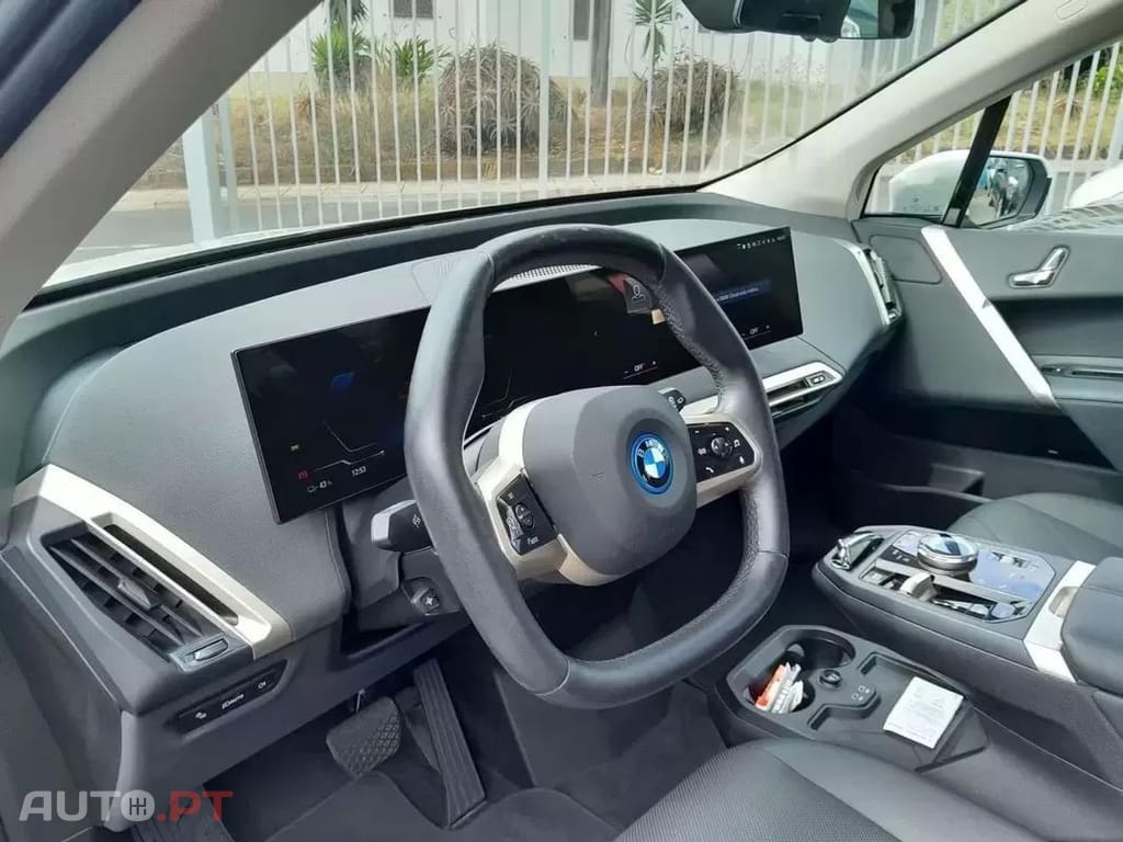 BMW iX xDrive 40 Pack Desportivo