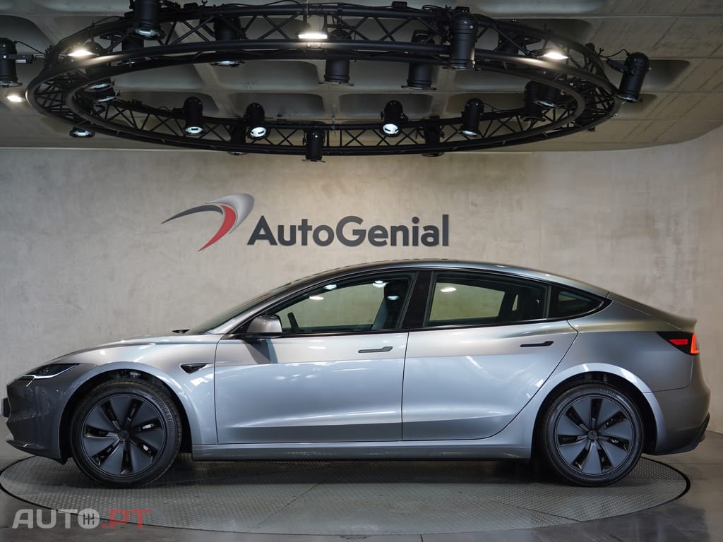 Tesla Model 3 Tração Traseira