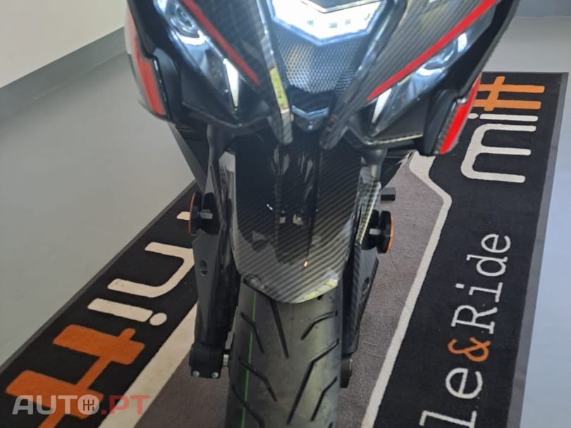 Mitt 125 GP CARBON