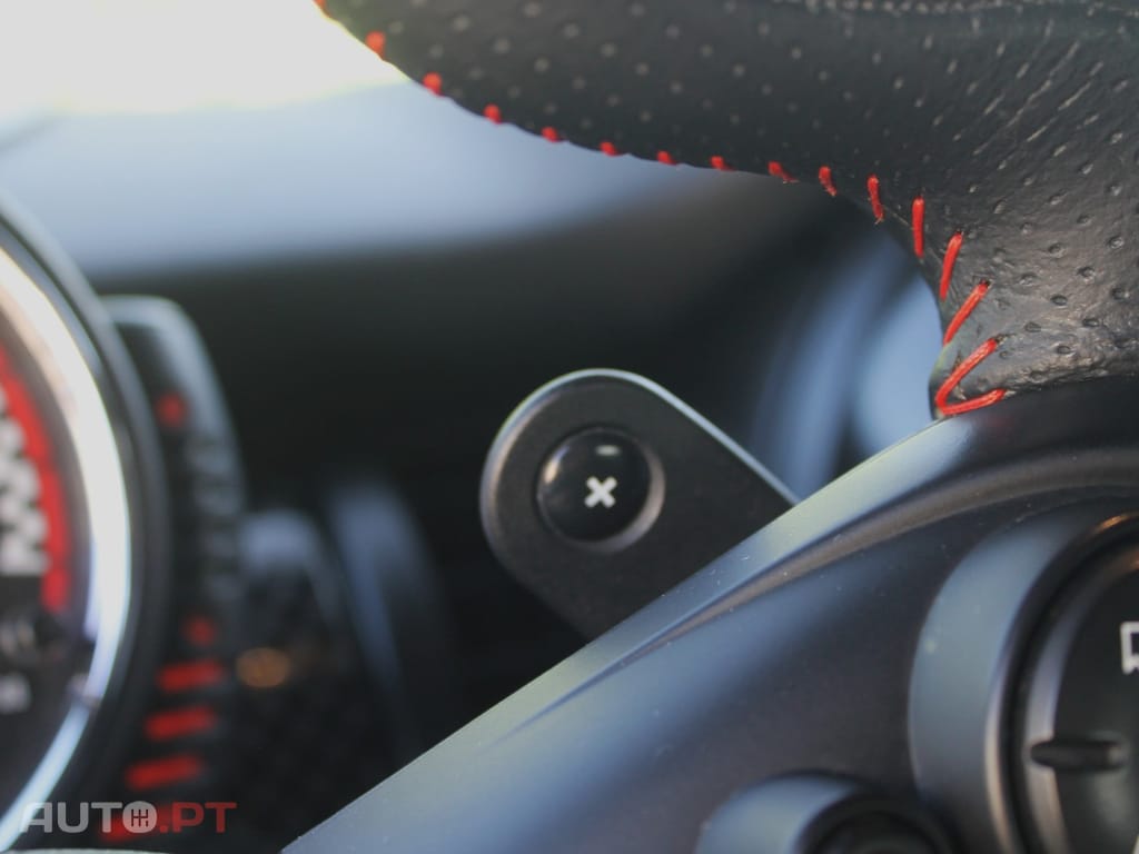 MINI John Cooper Works Auto Desportiva