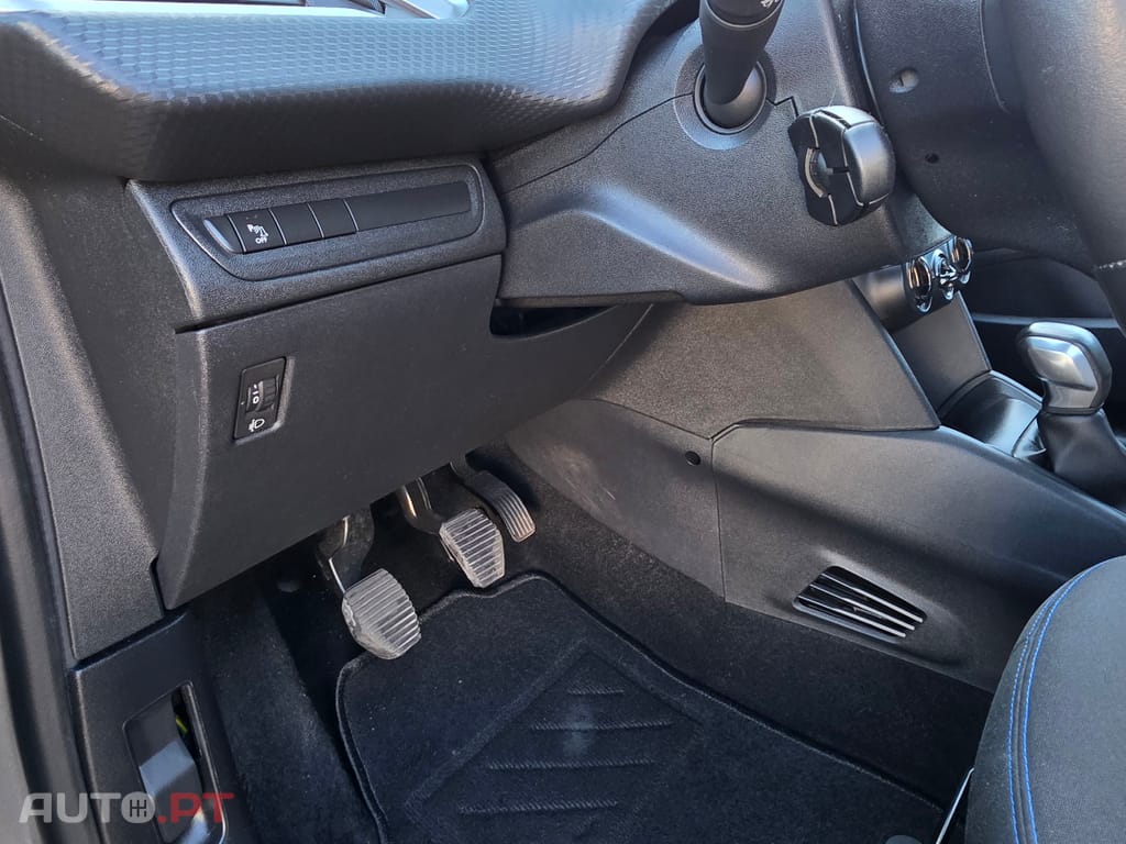 Peugeot 208 1.2 STYLE