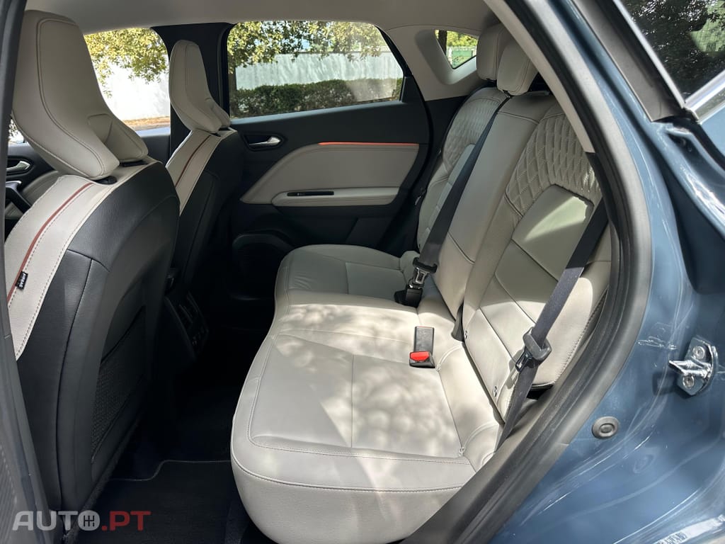 Renault Captur 1.6 E-Tech Initiale Paris