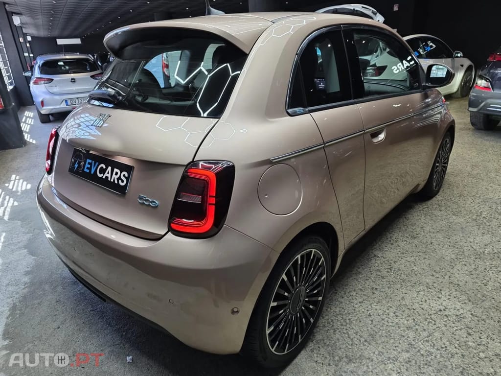 Fiat 500e La Prima