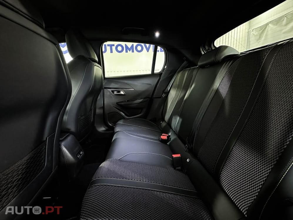 Peugeot E-208 51 kWh GT